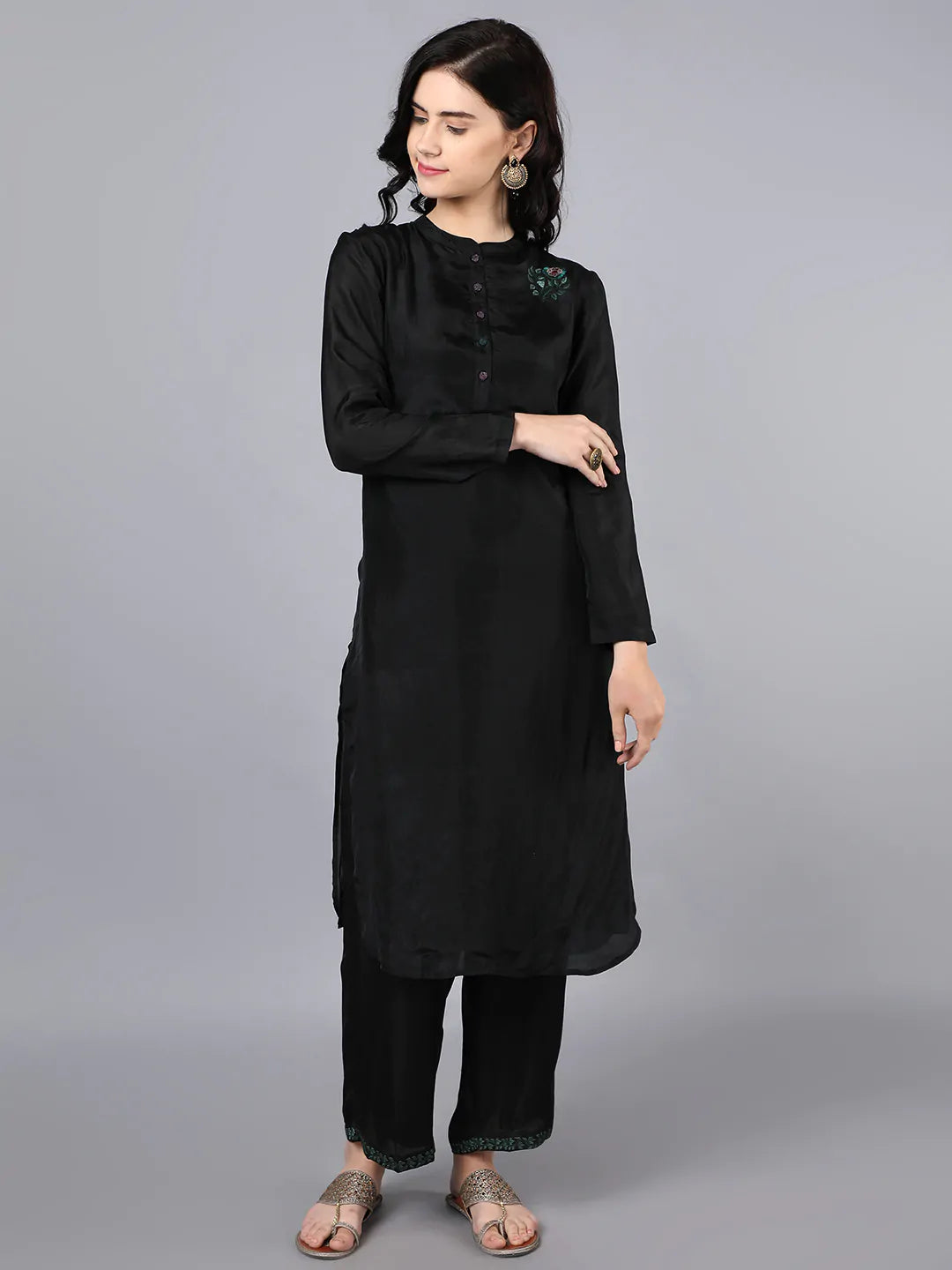 Cupro silk kurta with embroidered buta on chest