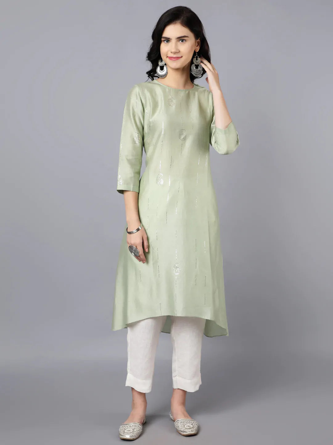 chanderi kurta with mukaish work spread all over front.