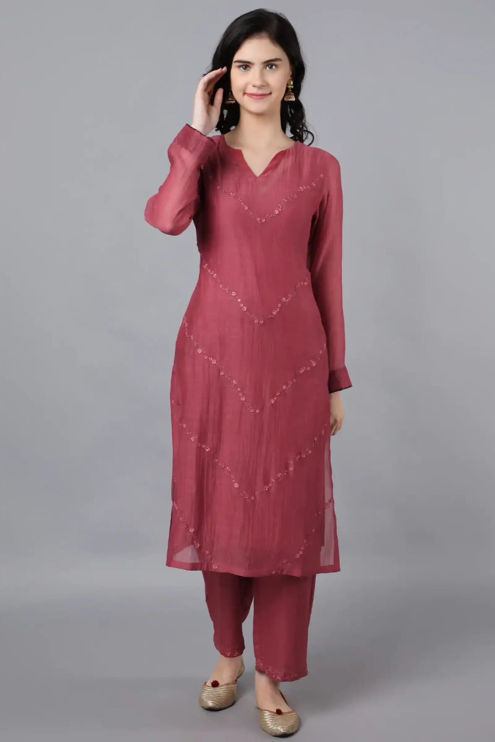 V neck chanderi kurta paired with farshi pant