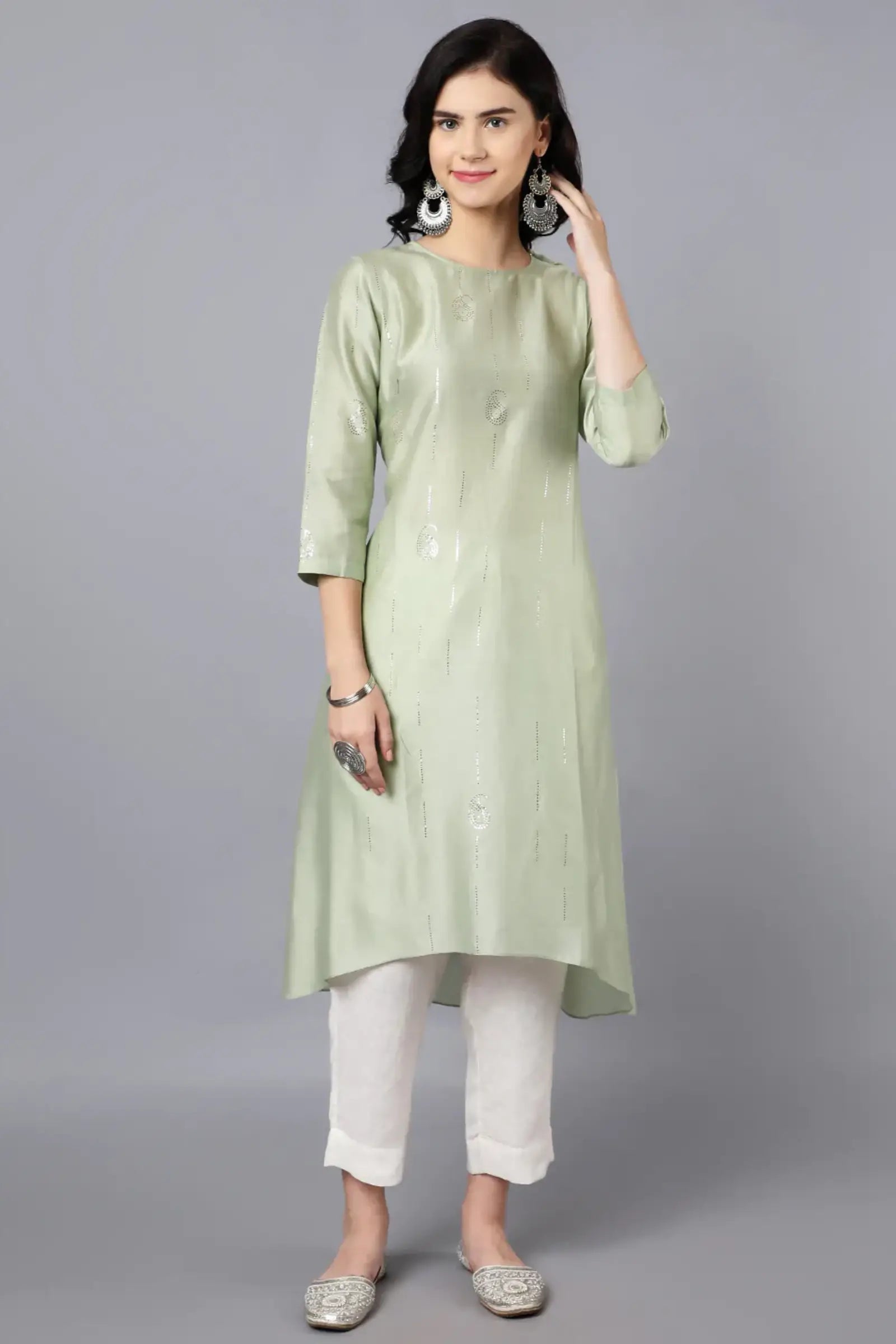 chanderi kurta with mukaish work spread all over front.