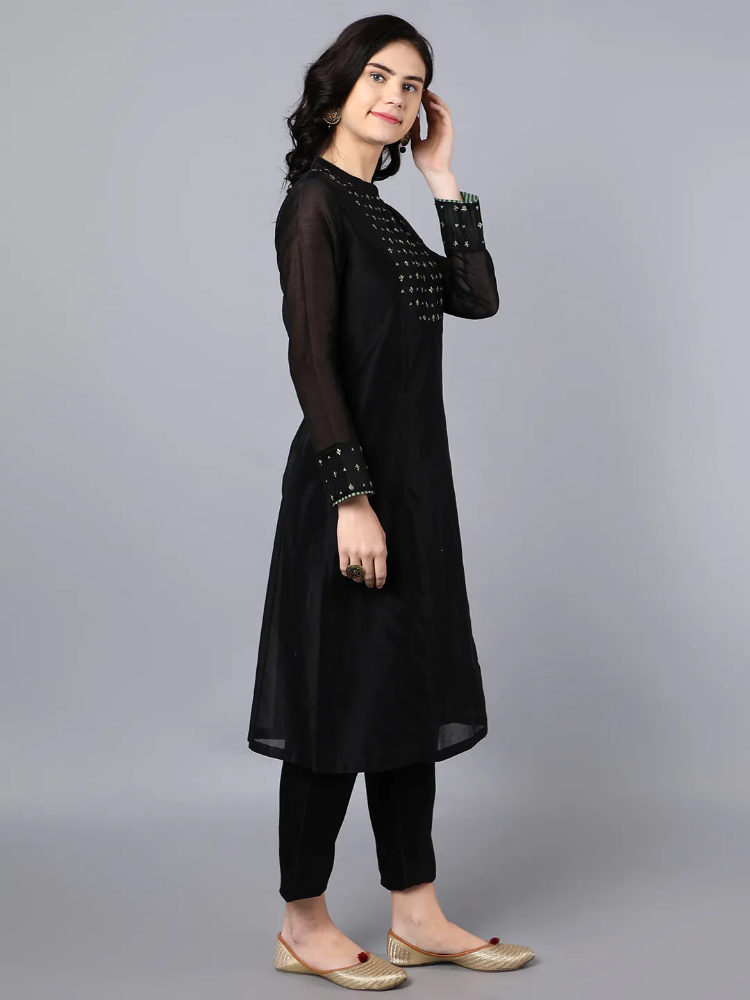 Cupro silk kurta with embroidered buta on chest