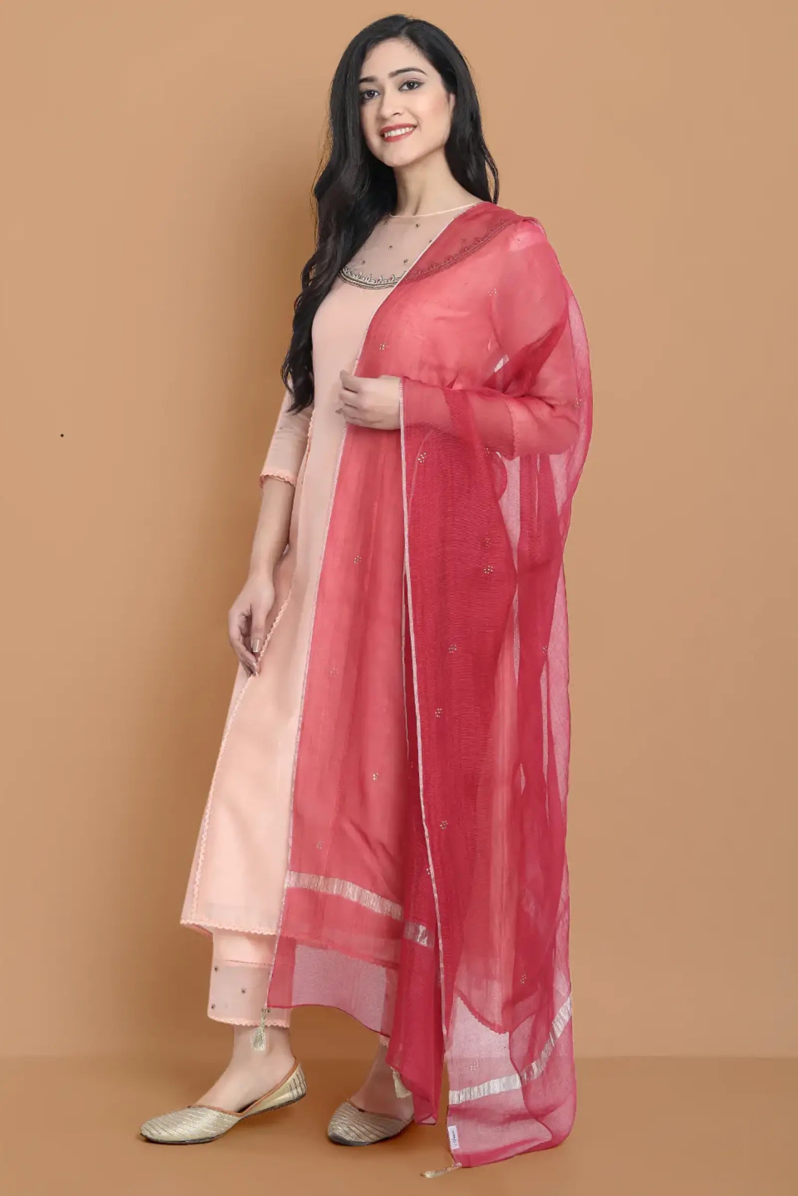 Yarn dyed chanderi kurta accentutated with hand machine embroidery on the textured shoulder yoke