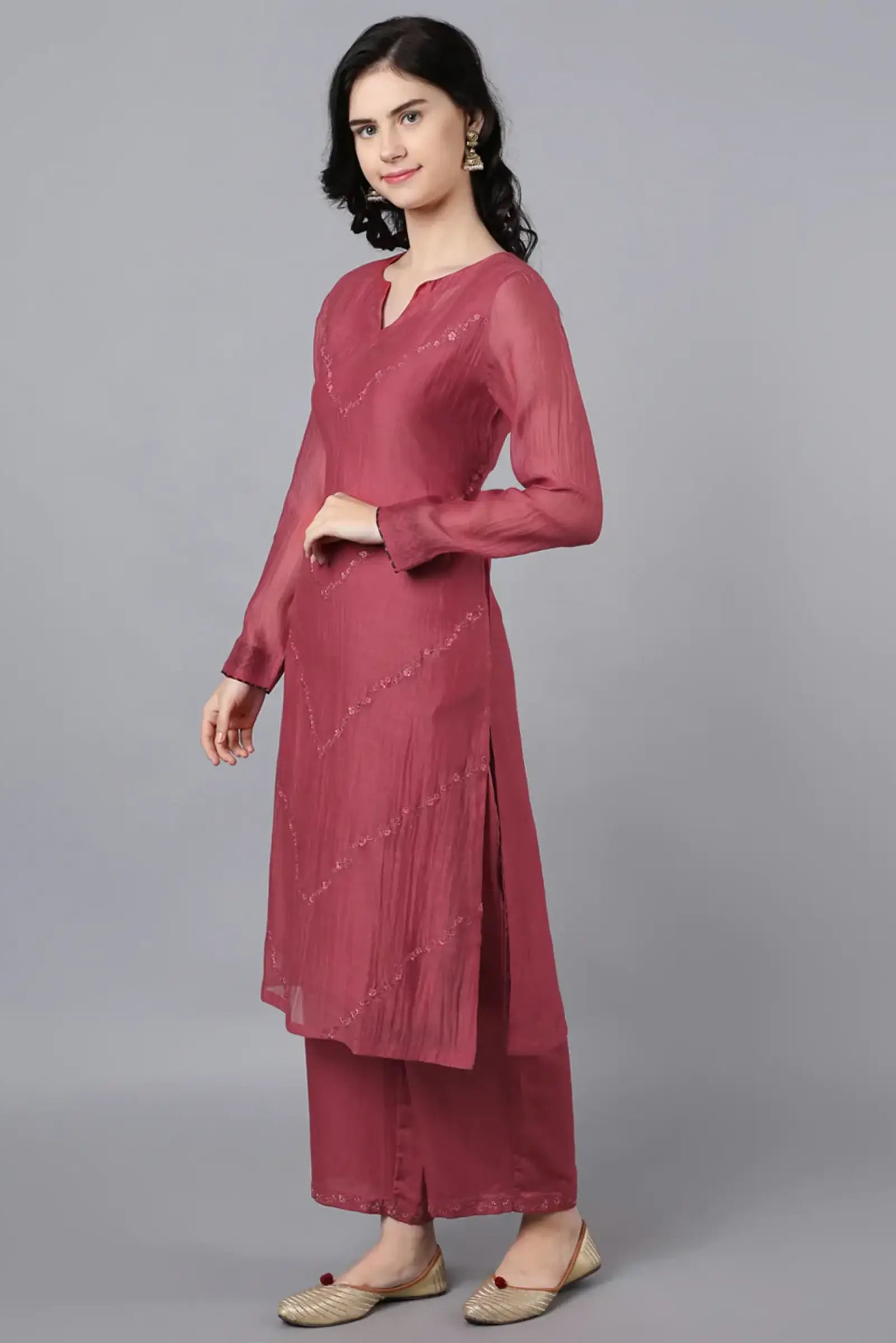V neck chanderi kurta paired with farshi pant