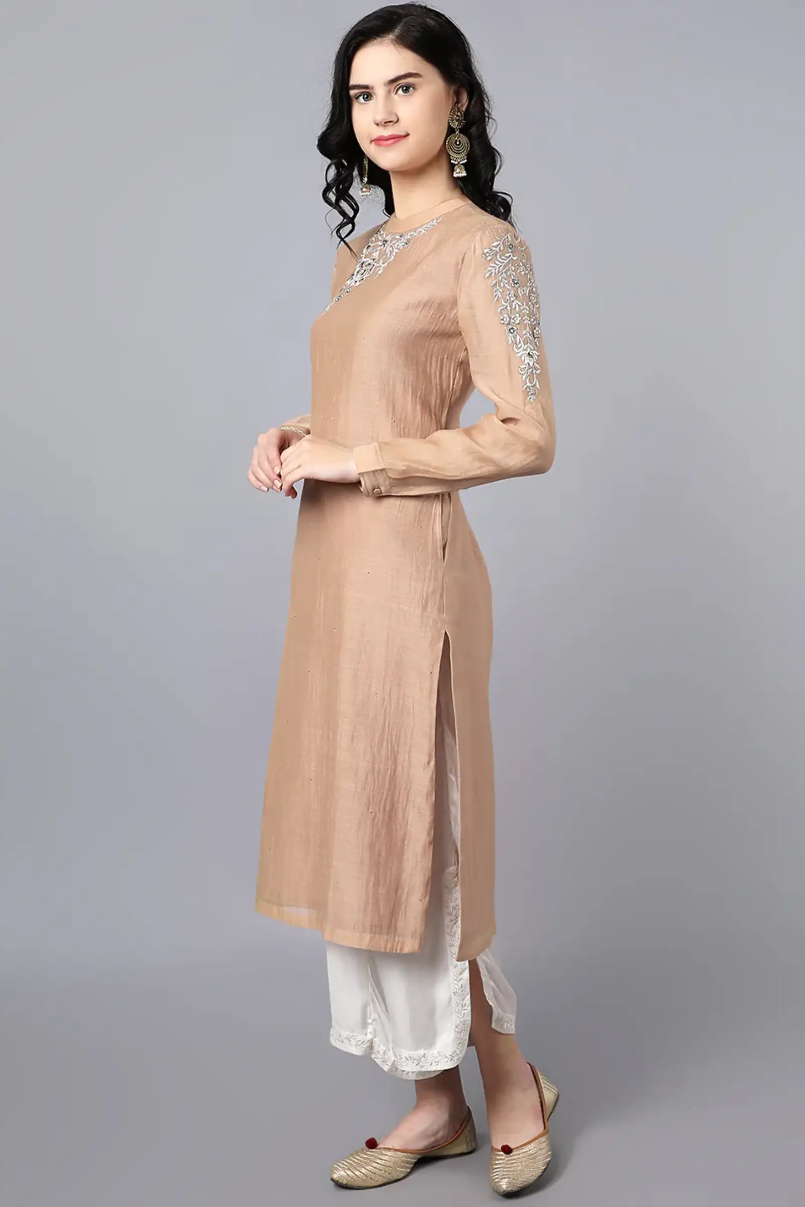 Chanderi kurta with resham and badla embroidery