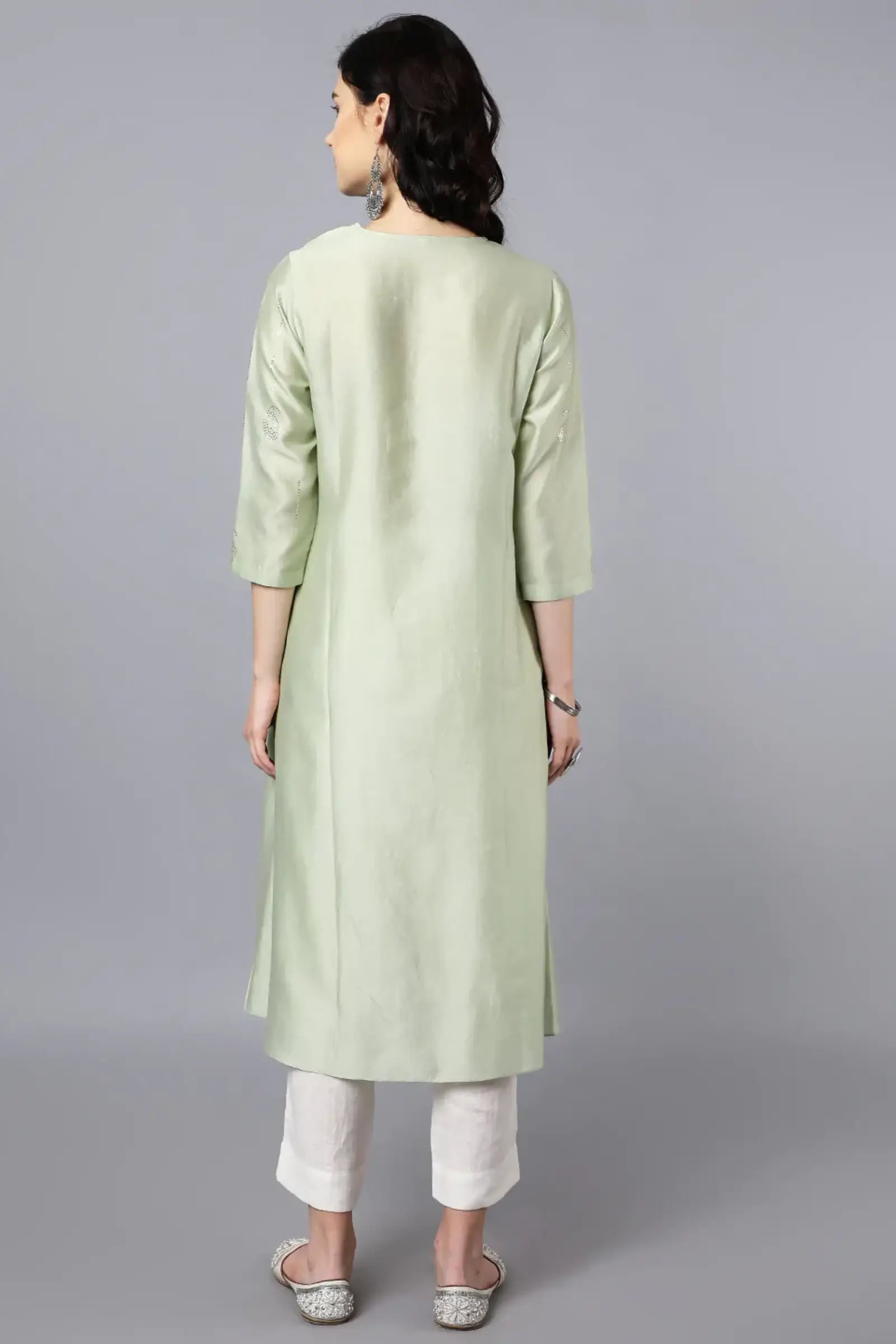 chanderi kurta with mukaish work spread all over front.