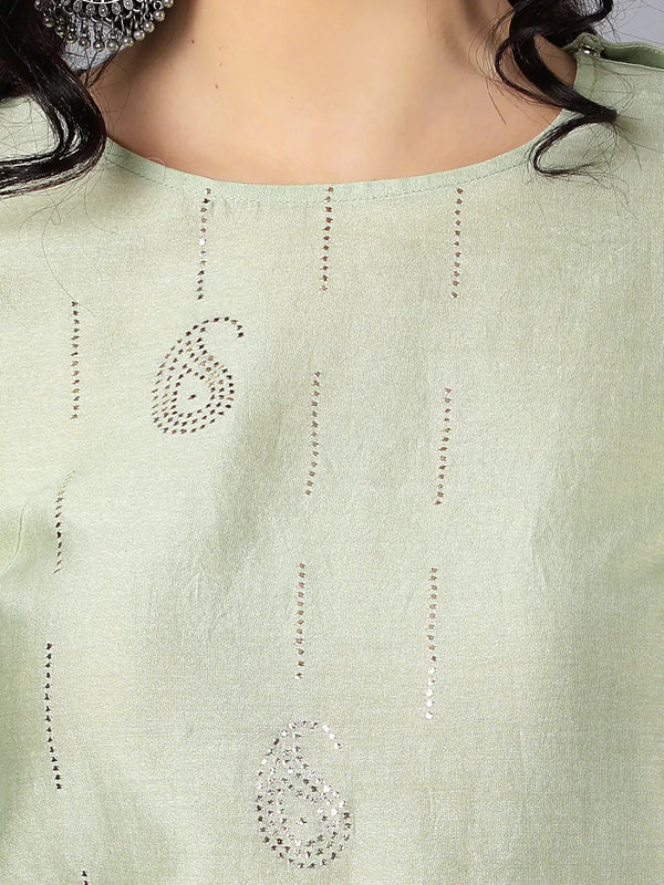 chanderi kurta with mukaish work spread all over front.