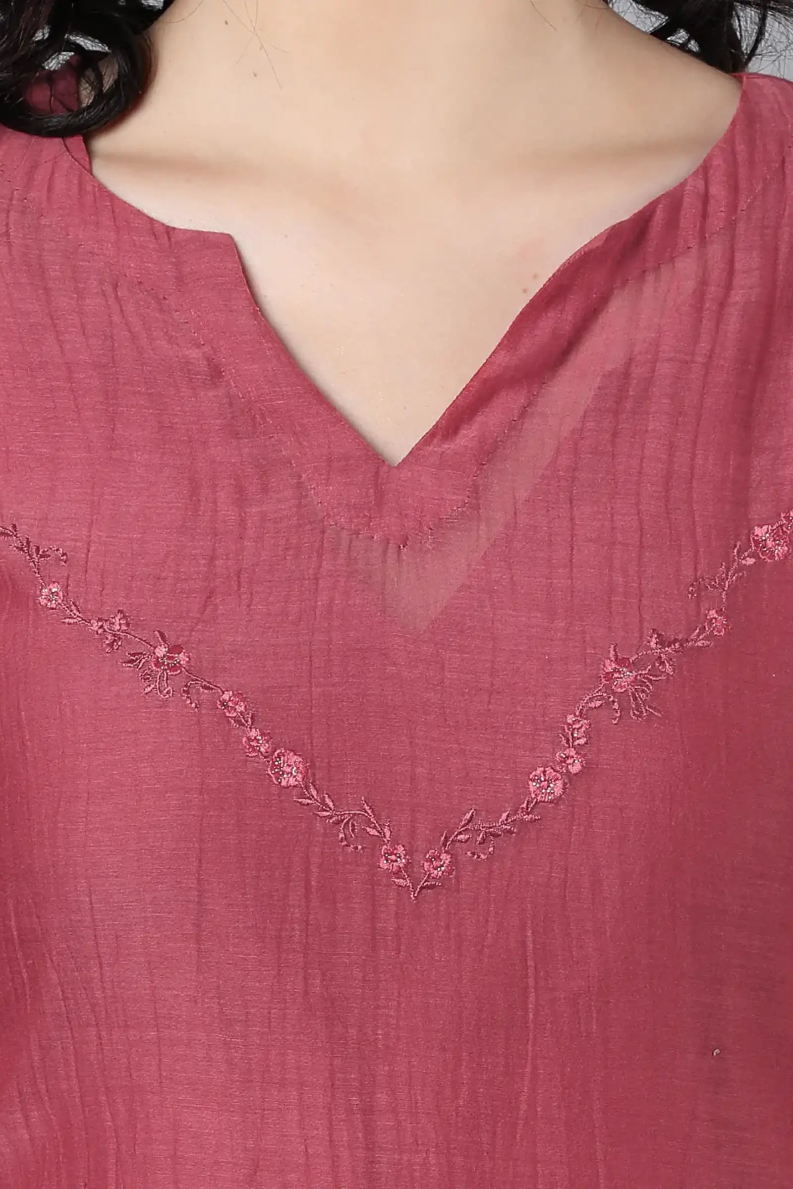 V neck chanderi kurta paired with farshi pant