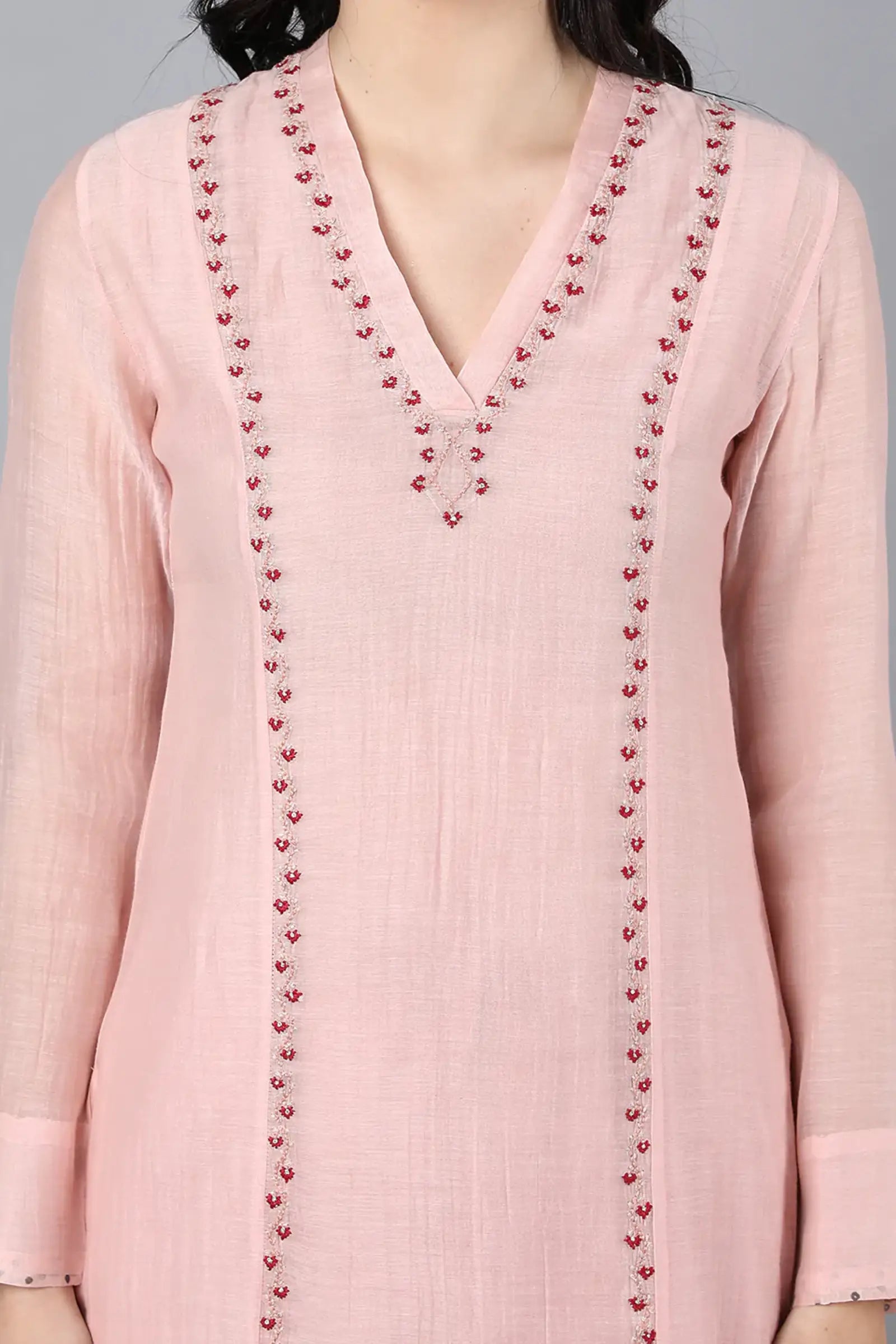 chanderi kurta with necklace type embroidery