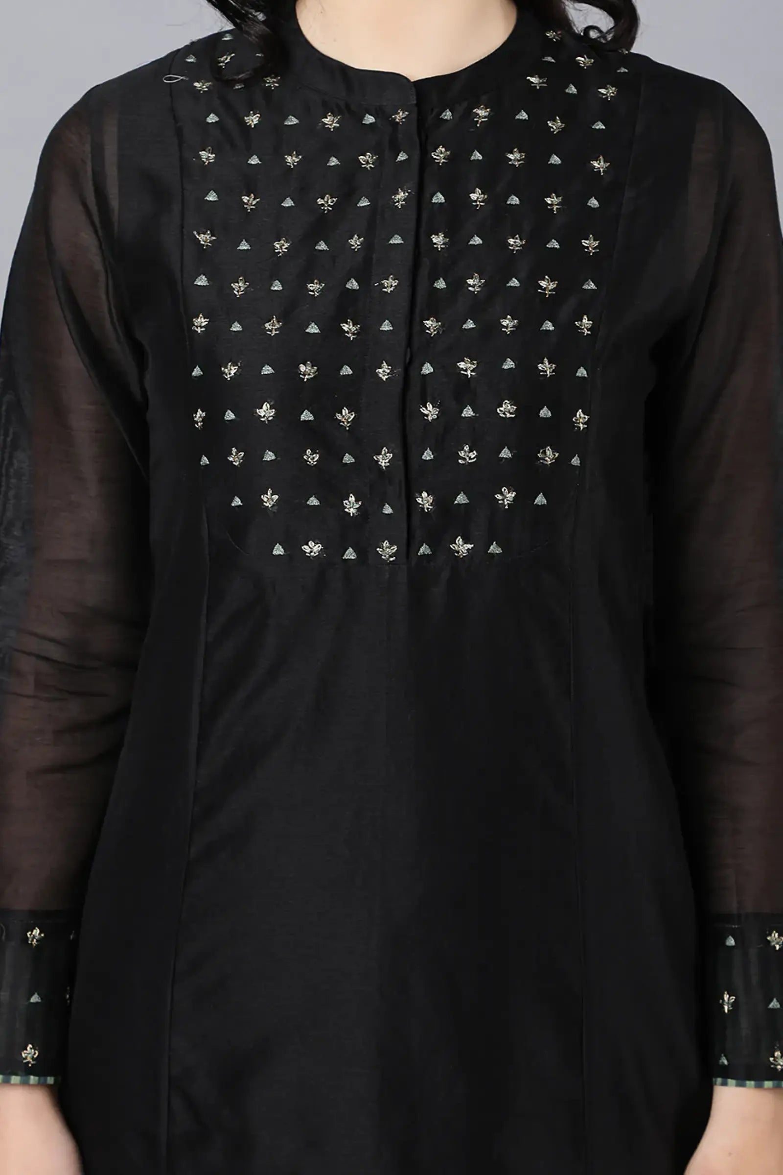 Cupro silk kurta with embroidered buta on chest