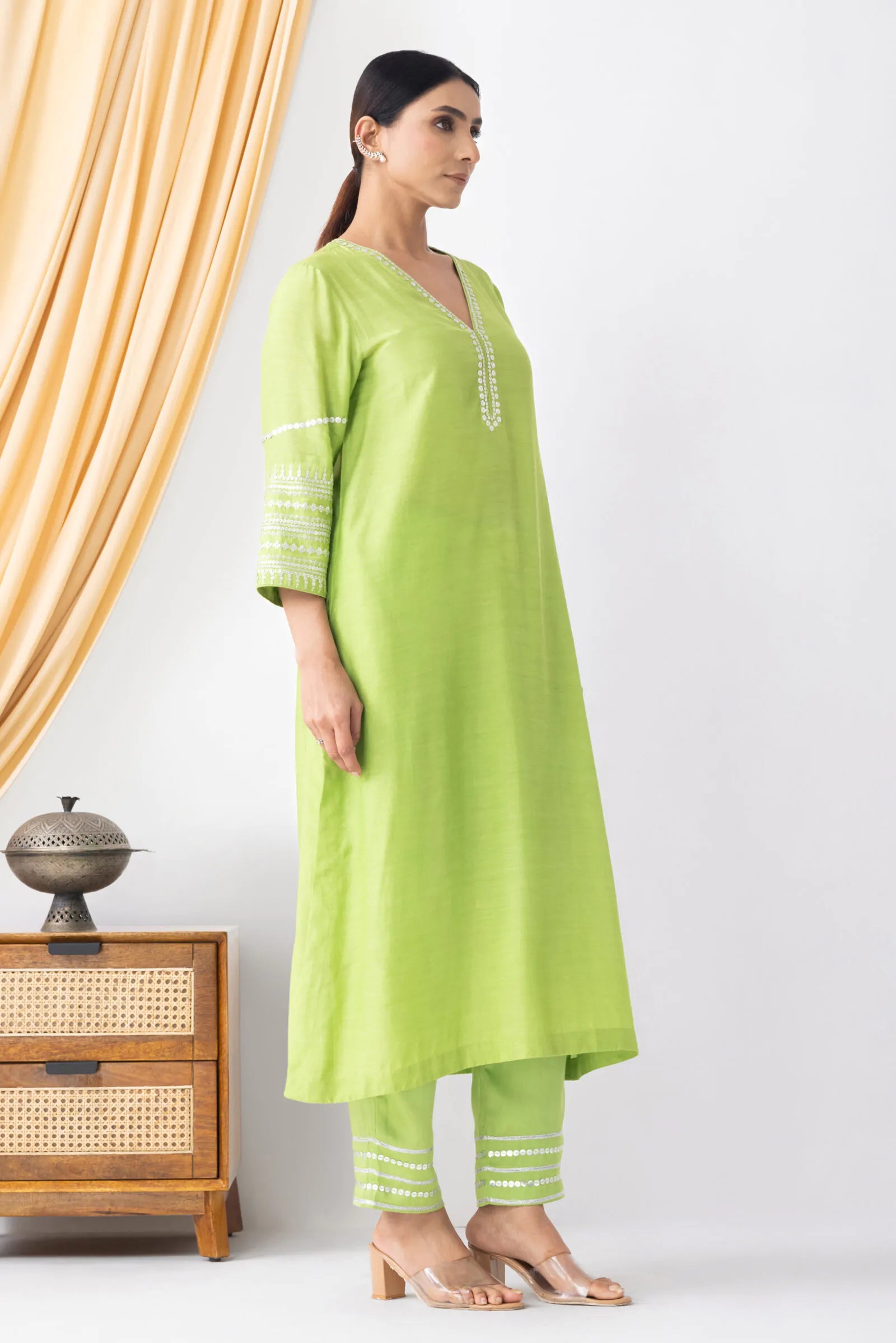 Zyra Kurta