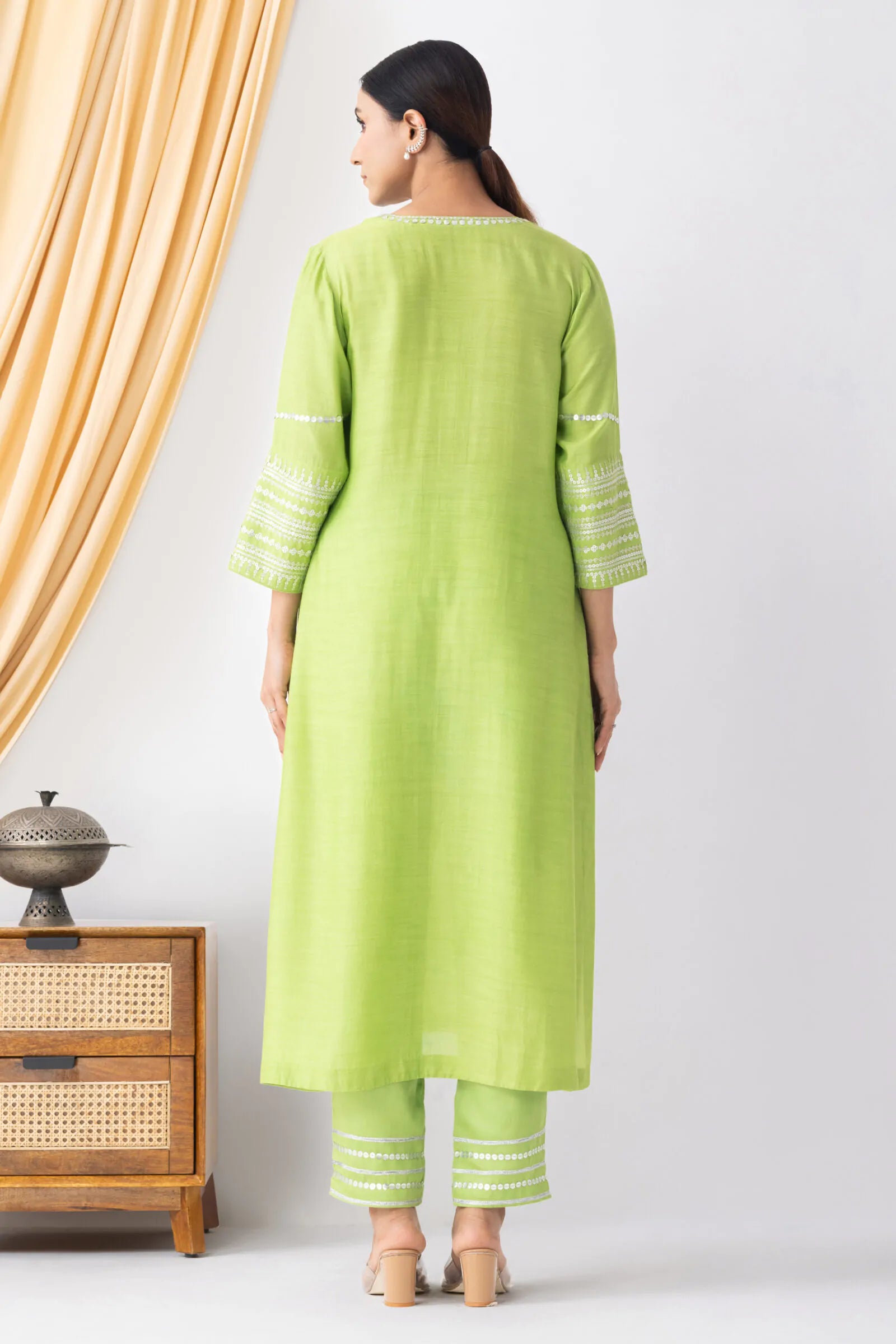 Zyra Kurta