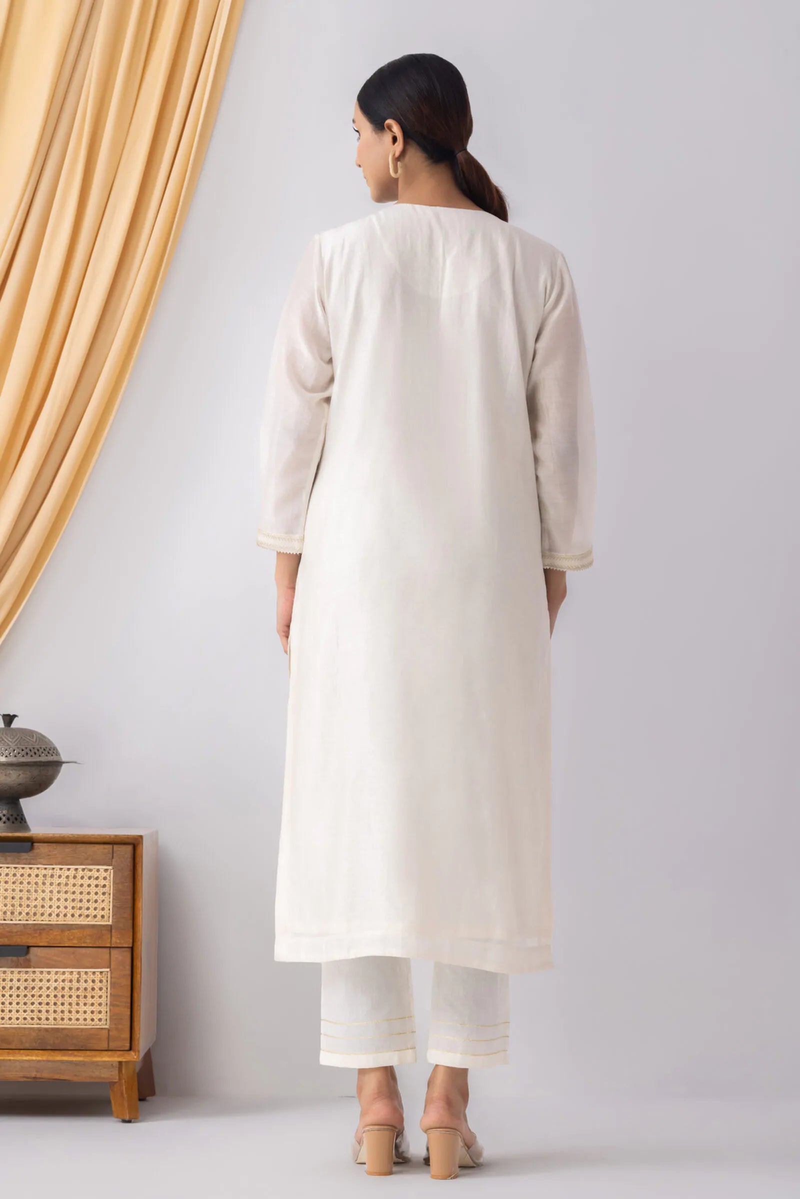 Aish Pendulum Kurta Set