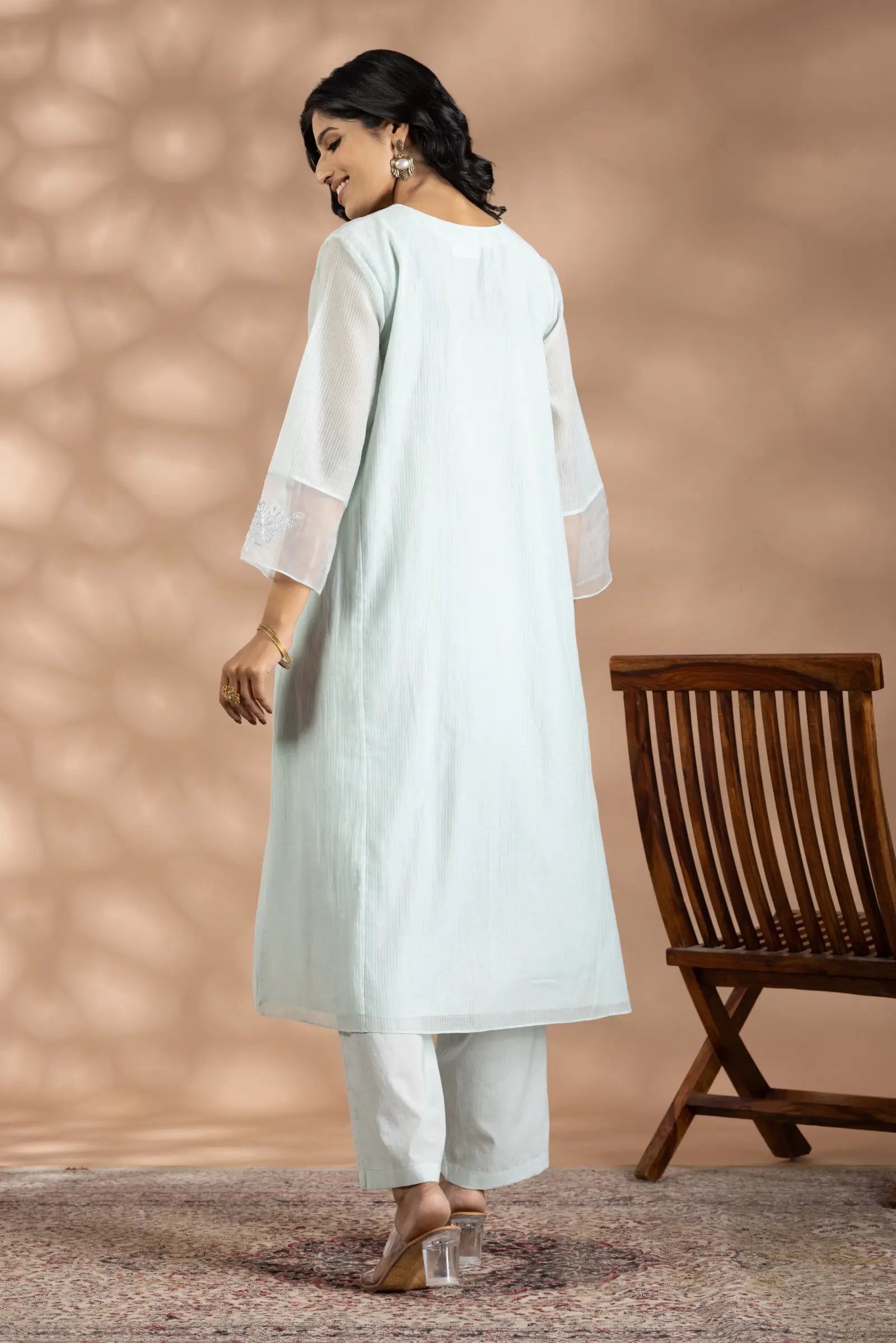 Kurta With Zari Floral Motifs Set
