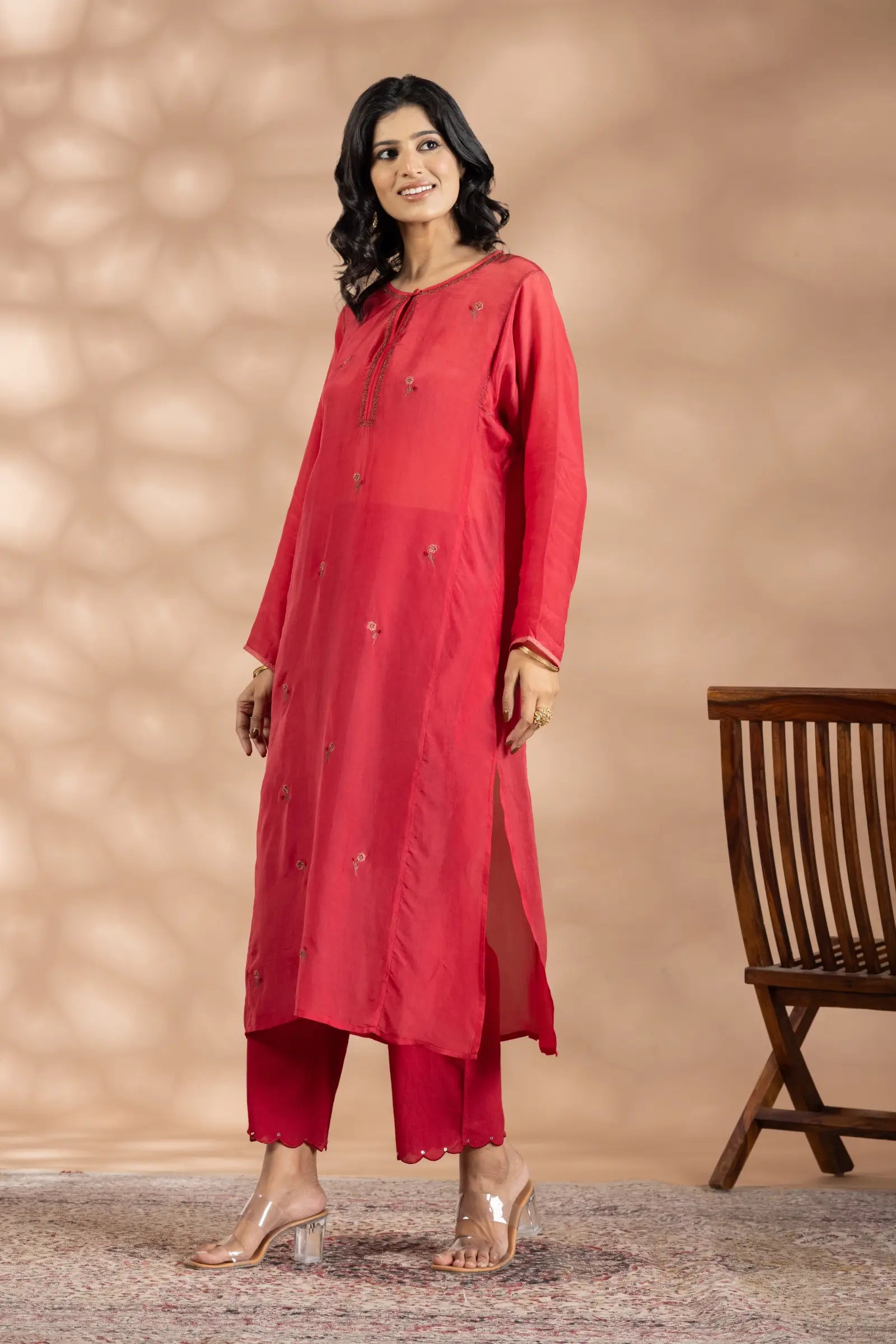 Round Neck Buti Kurta In Red