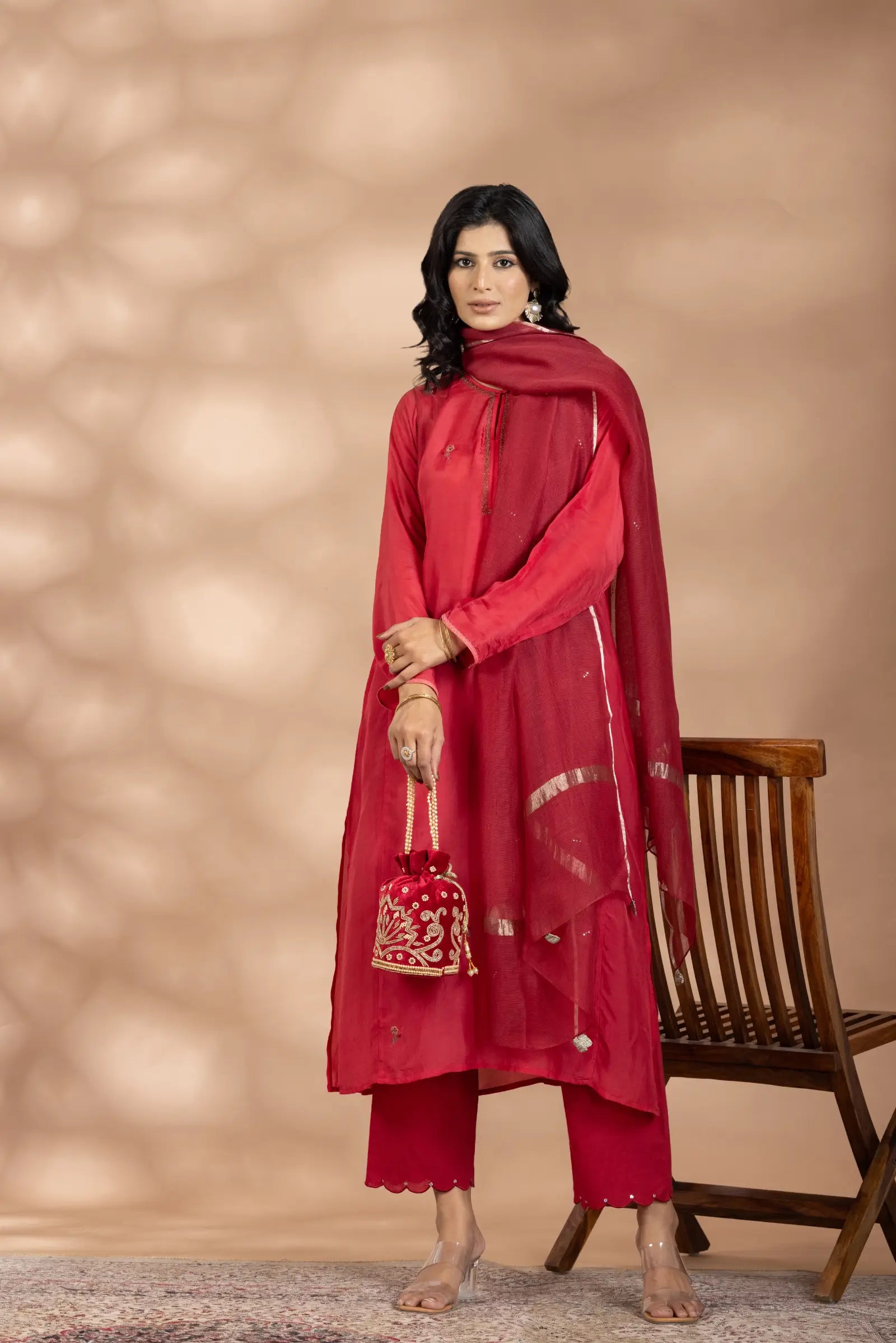 Round Neck Buti Kurta In Red