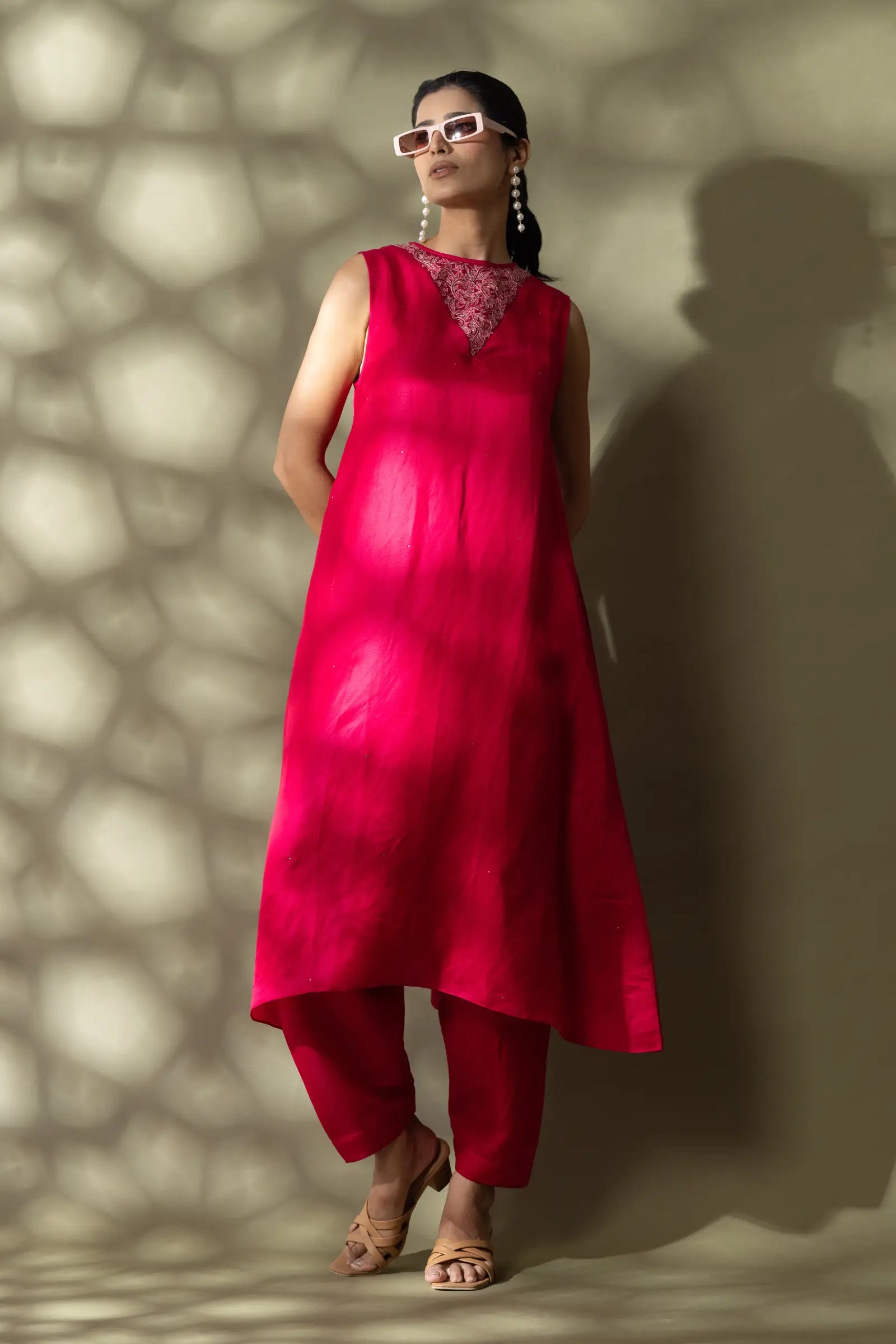 Nazakat Sleeve Less Kurta